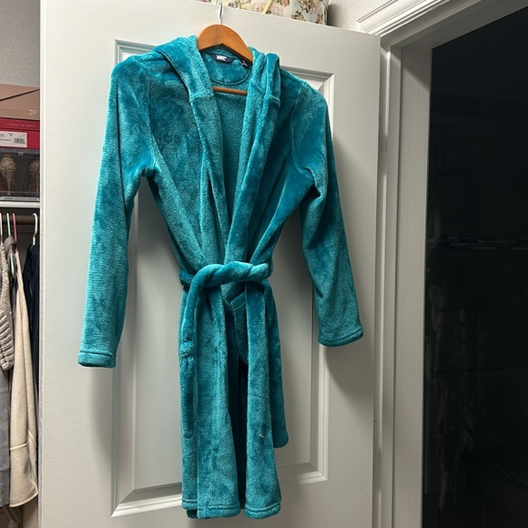 2/$10 Lands End hooded robe 16 - Picture 2 of 5